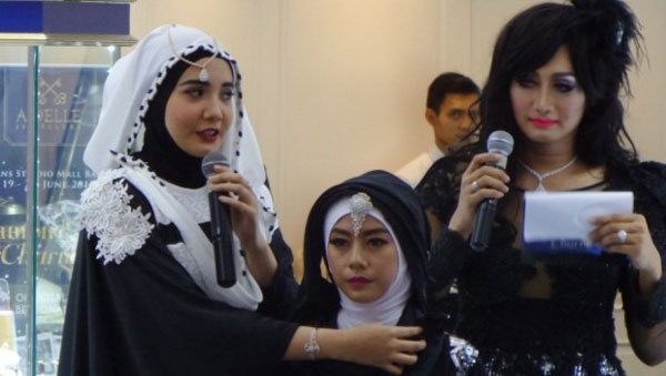 Ini Cara Zaskia Sungkar Padu Padan Hijab dengan Perhiasan untuk Lebaran