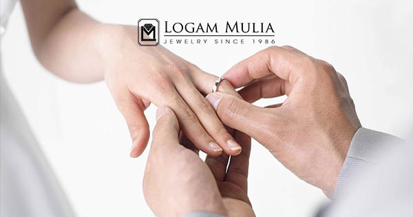 Alasan Mengapa Cincin Kawin Dipakai di Jari Manis Sebelah Kiri