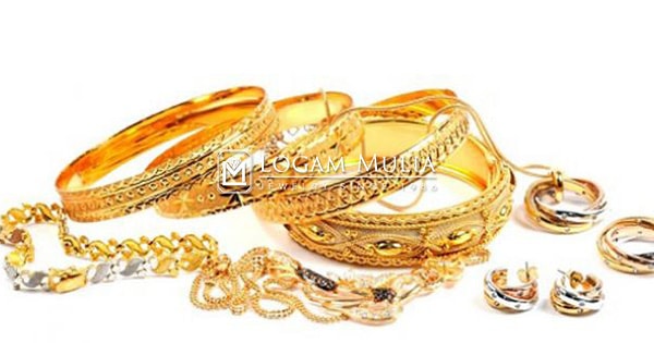 6 Cara Menakjubkan Mengembalikan Kilau Perhiasan dengan Bahan Rumahan