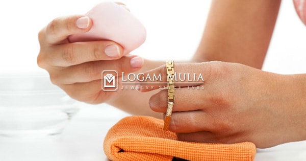 Tips Membersihkan Perhiasan dengan Sabun dan Amonia