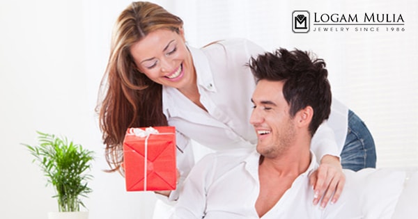 6 Jenis Ide Kado Anniversary Pernikahan Untuk Sang Suami