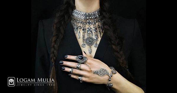 Melihat Kepribadian Wanita dari Jenis Perhiasan yang Dikenakan