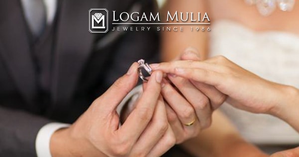 Mengenal 7 Perbedaan Cincin Kawin dan Cincin Tunangan