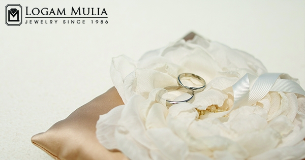 Memoles Perhiasan Emas Putih