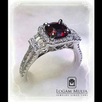 4. Cincin Kawin dengan Permata Berwarna