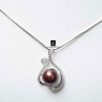 3. Perhiasan Mutiara