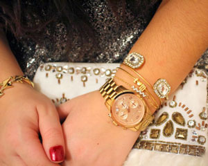 4. Menggunakan Jam Tangan atau Tidak?