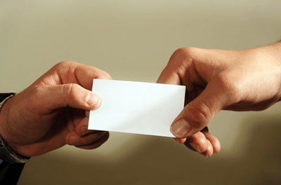 4. Minta Kartu Nama dan Rekomendasi Toko Emas Online Terpercaya