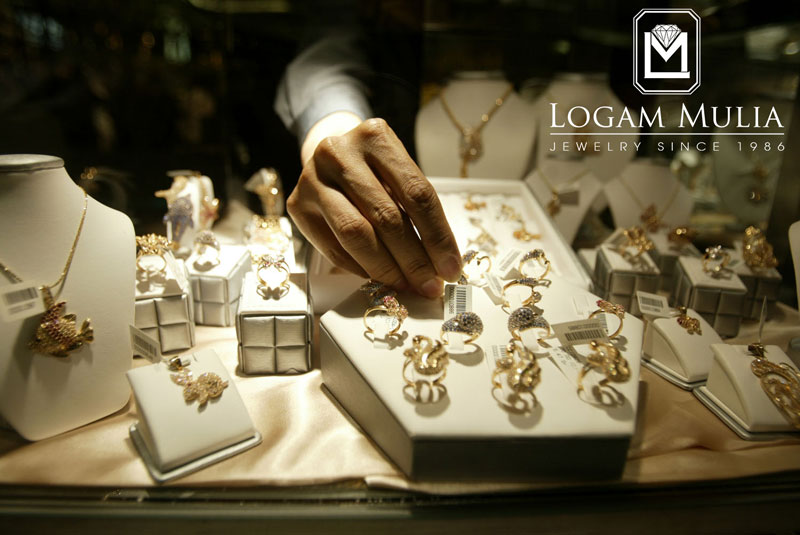 1. Pisahkan Berdasarkan Fungsi, Warna, dan Materialnya