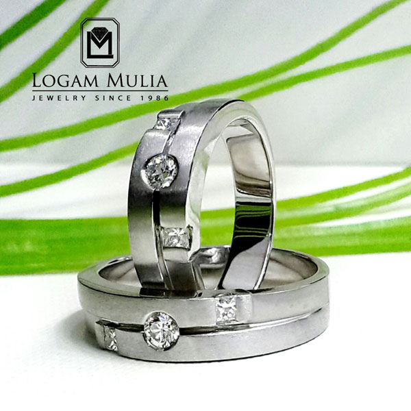 Alasan Mengapa Menggunakan Emas Putih sebagai Cincin Kawin dalam Pernikahan