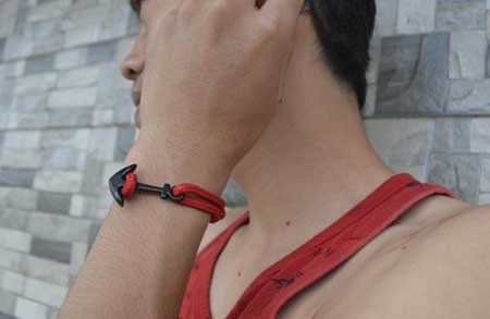 2. Gelang Tali Pria