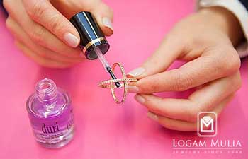 Tips Mengatasi Alergi Saat Menggunakan Perhiasan