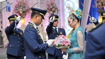 3. Cincin Sebagai Pengikat Pasangan