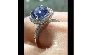 3. Batu Permata Biru dan Biru Tua