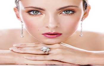 Pilihan Perhiasan untuk Warna Nada Kulit Anda
