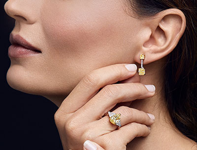 Menggabungkan dengan aksesoris lainnya