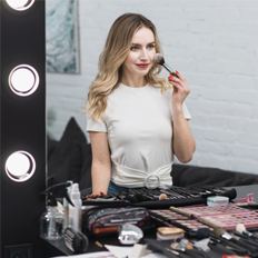 4. Mengaplikasikan make-up