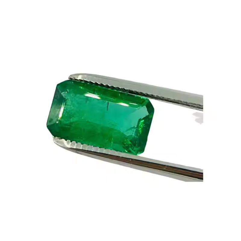 Zamrud adalah Batu yang Tidak Bisa Pecah