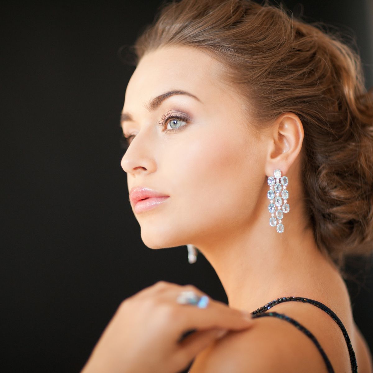 3. Anting Berlian untuk Setiap Kesempatan