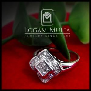 Cincin Berlian Wanita ULW.17000.1511 sdLt